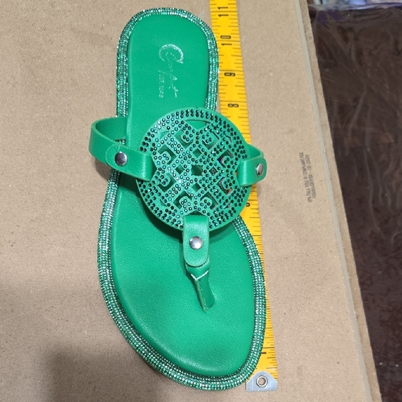 Elegant Green Women's Sandals with Embellishments - Picture 5 of 6